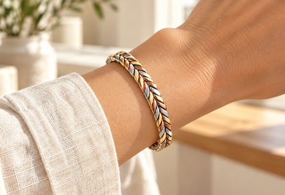 TRIANA| Pulsera Rígida de Cobre Trenzada Tricolor con Imanes