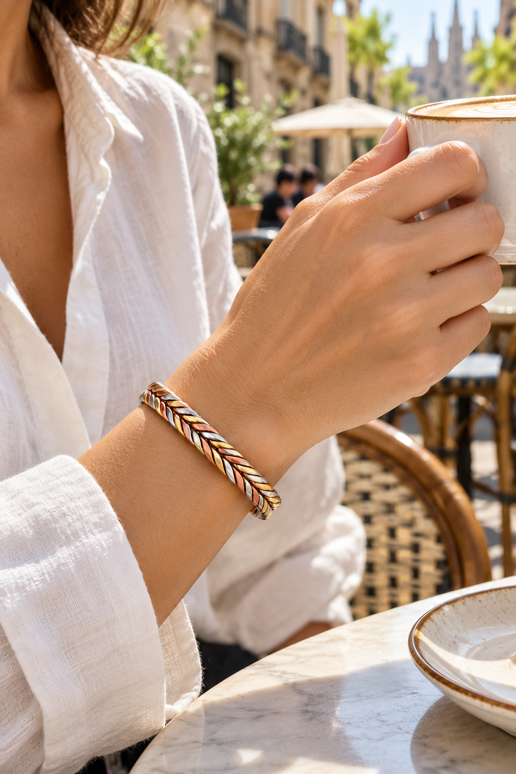 TRIANA| Pulsera Rígida de Cobre Trenzada Tricolor con Imanes
